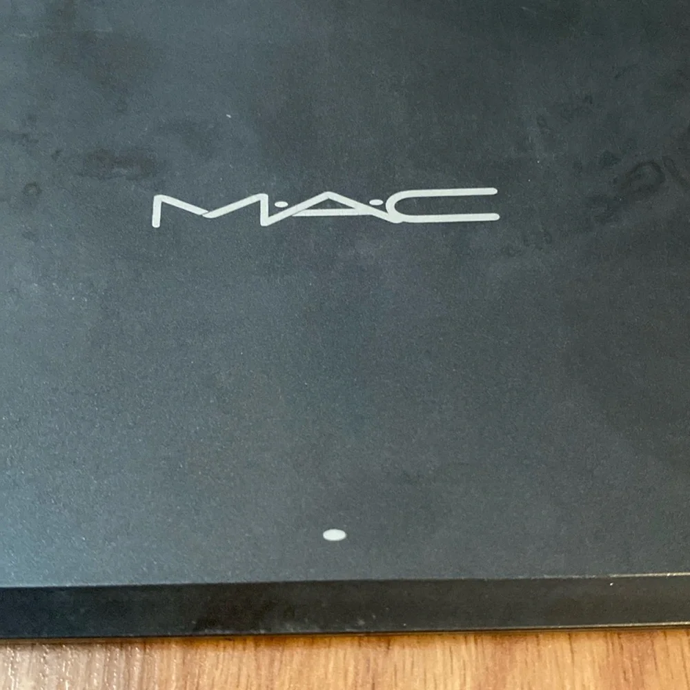 ❤️ MAC Cosmetics Limited Edition Pro Palate Eyeshadow Holder